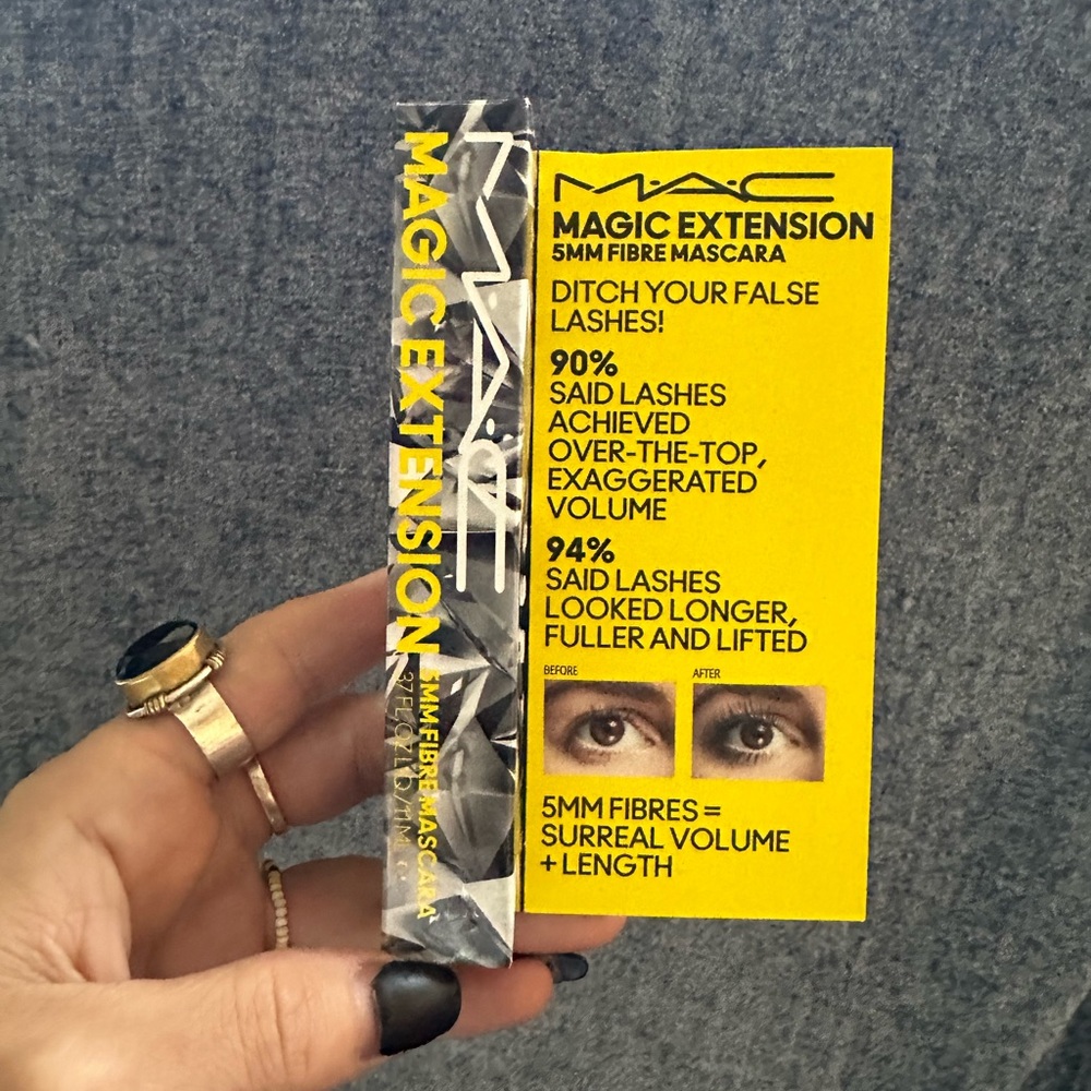 M.A.C magic volume eyelash, mascara, color, black